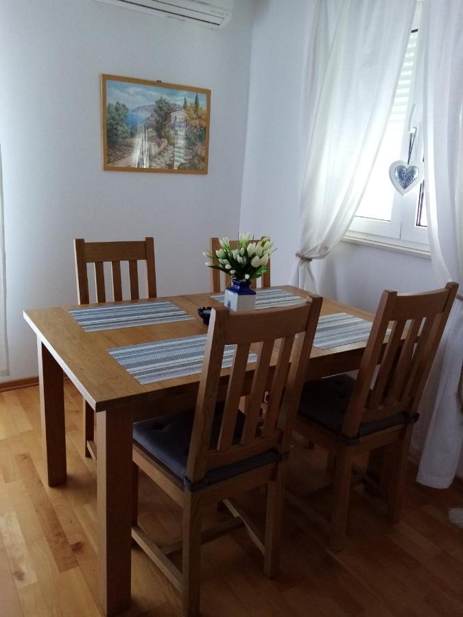 Apartman Mikola With Sea View تروغير المظهر الخارجي الصورة